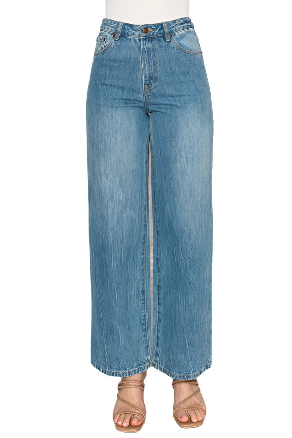 Women's high-rise wide-leg jeans in classic denim wash - Korean Fashion