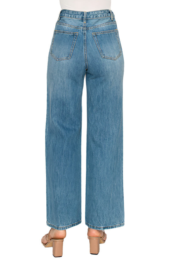 Women's high-rise wide-leg jeans in classic denim wash - Korean Fashion