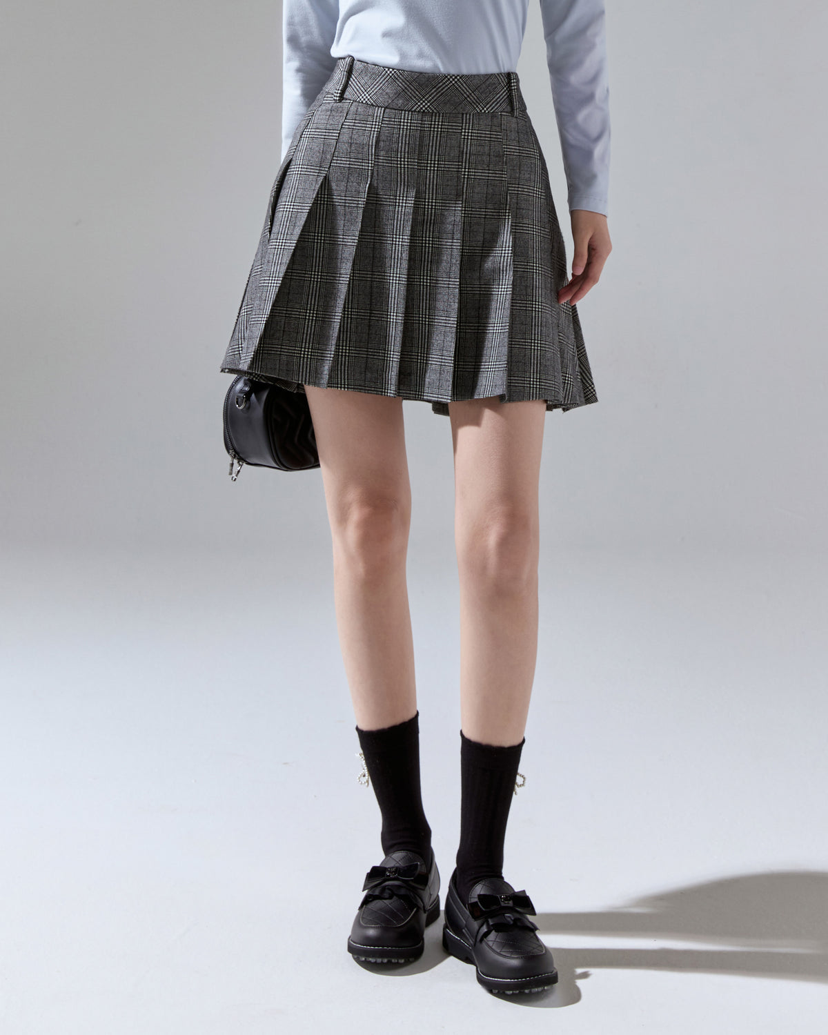 Grey plaid pleated skirt by Fairliar