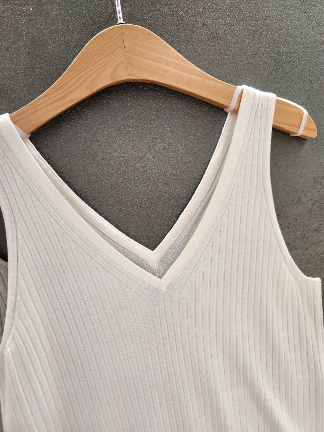 Women’s V-neck ribbed tank top - Korean Fashion