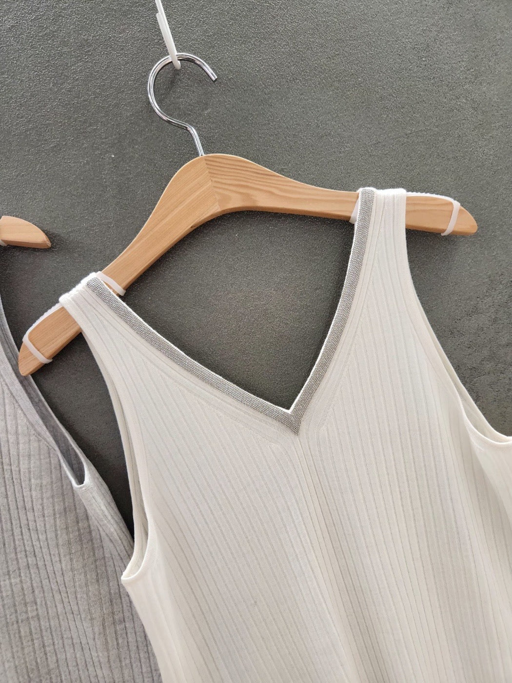 Women’s V-neck ribbed tank top - Korean Fashion