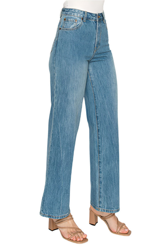 Women's high-rise wide-leg jeans in classic denim wash - Korean Fashion