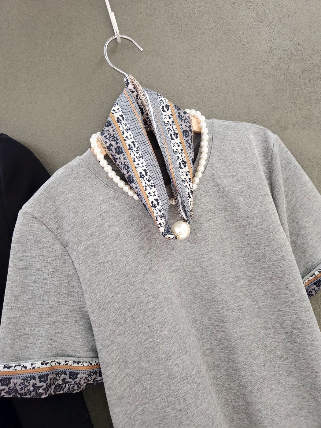 Women's White Short-Sleeve Knit Top - Korean Fashion